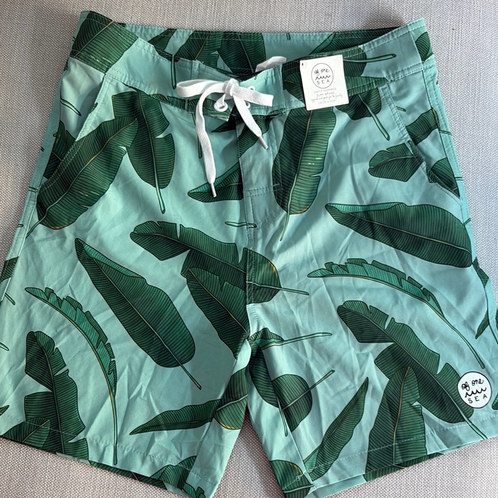 Tropical Leaf Print Men's Swim Board Shorts NWT